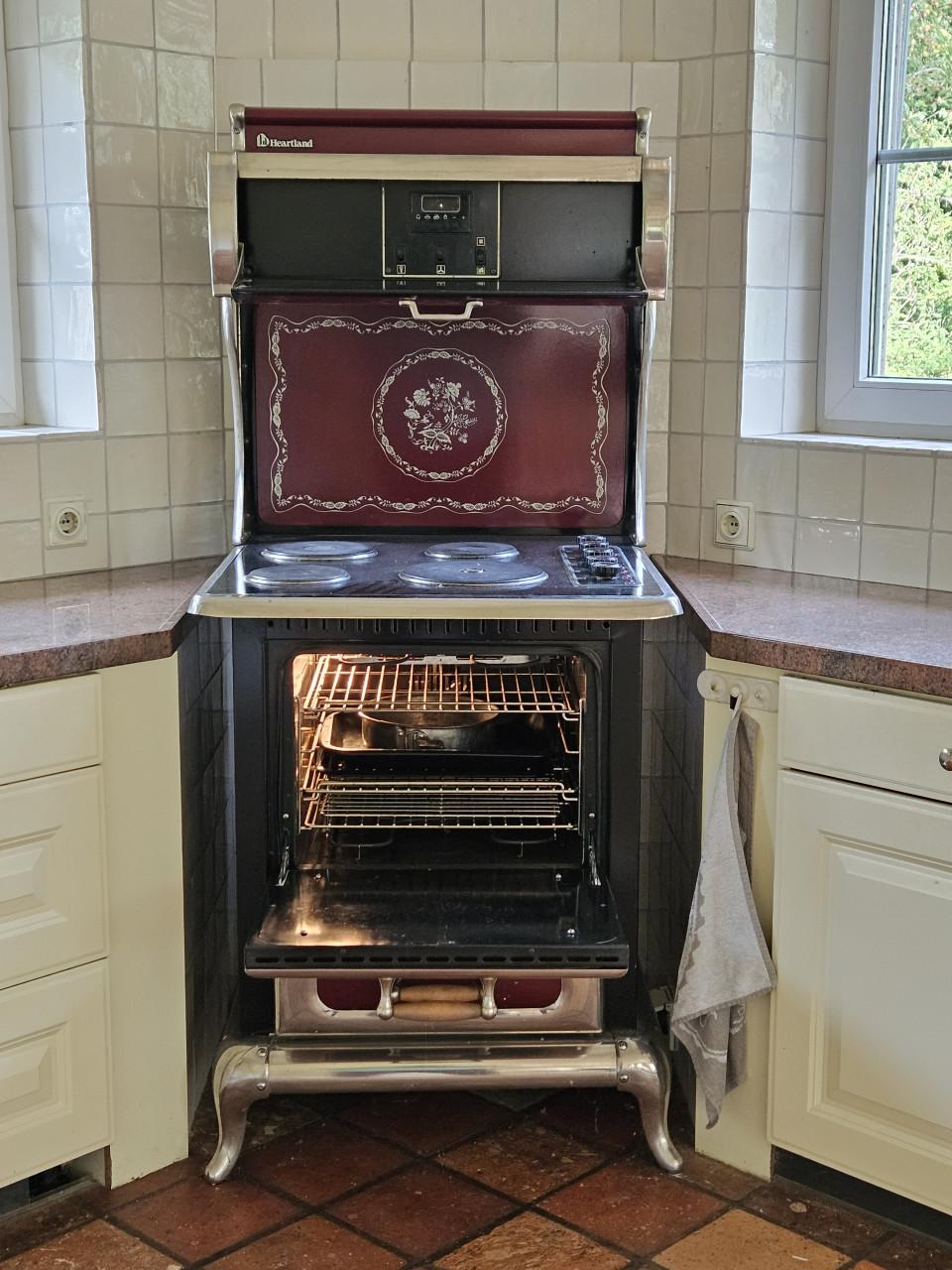 Te Koop mooie Elektrisch fornuis Heartland Type 8120