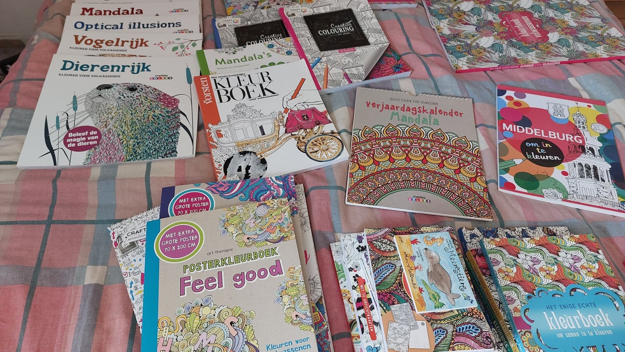 72 kleurboeken te koop!