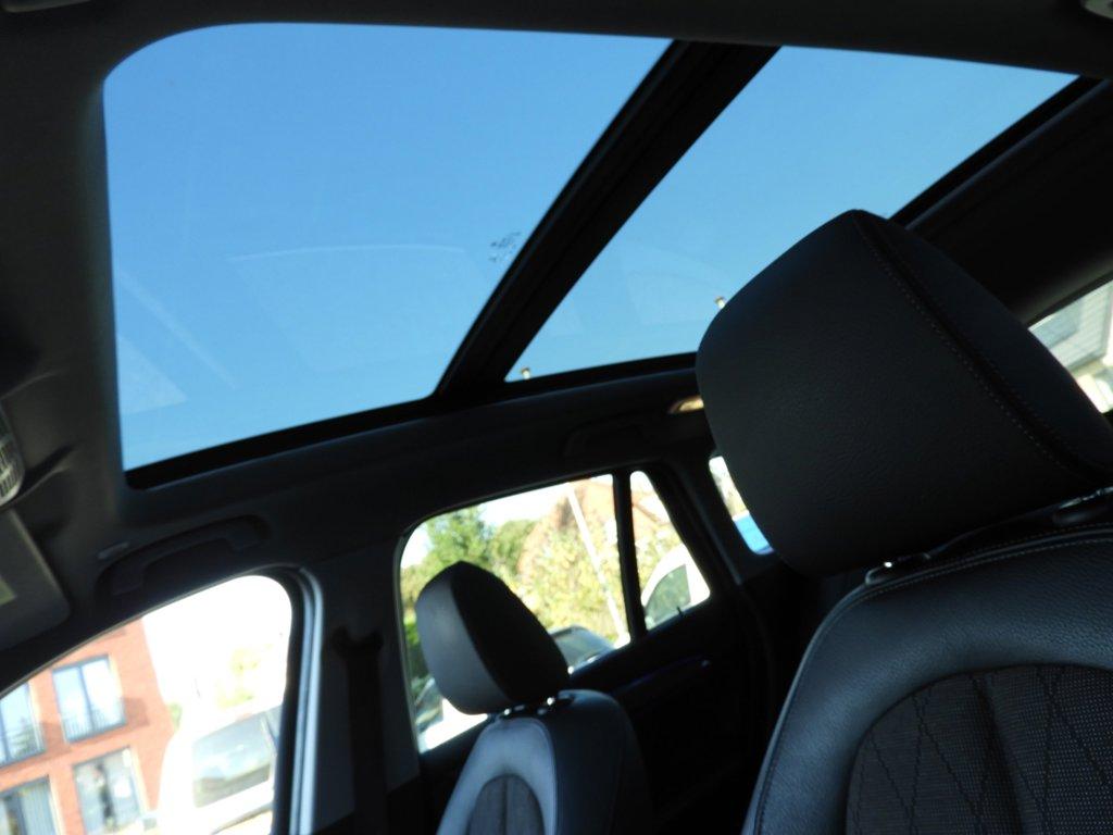 BMW X1 sdrive18i high executive