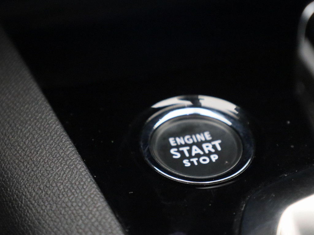 Peugeot 3008 1.6 hybrid 225 blue lease gt | panoramadak | leder | trekhaak 
