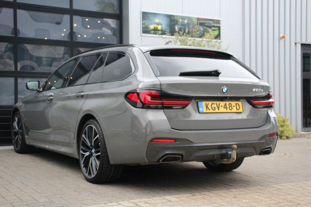 BMW 5 Serie touring 530e m-sport - 292 pk - berninagrau - trekhaak - applec