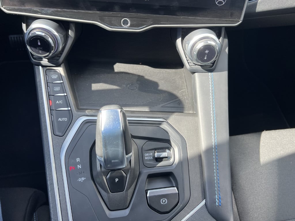 Lynk & Co 01 1.5 261pk plug in hybrid , panodak , 360 gr camera