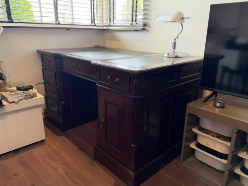Klassiek bureau