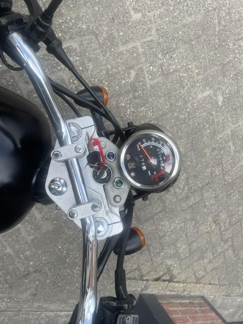 Schiiterende caferacer hanway raw 50 mat zwart weiniog km 1599 euro