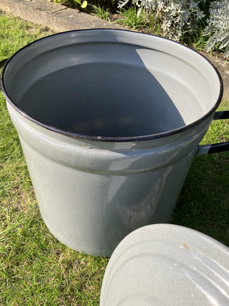 Emaille stomer – middelgrote steriliseerketel 32cm