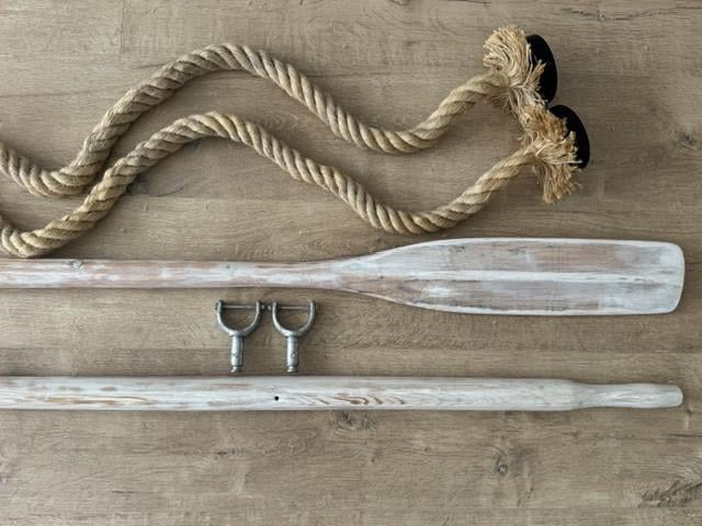 2 decoratieve touwlampen + 2 authentieke houten roeiriemen (white wash)