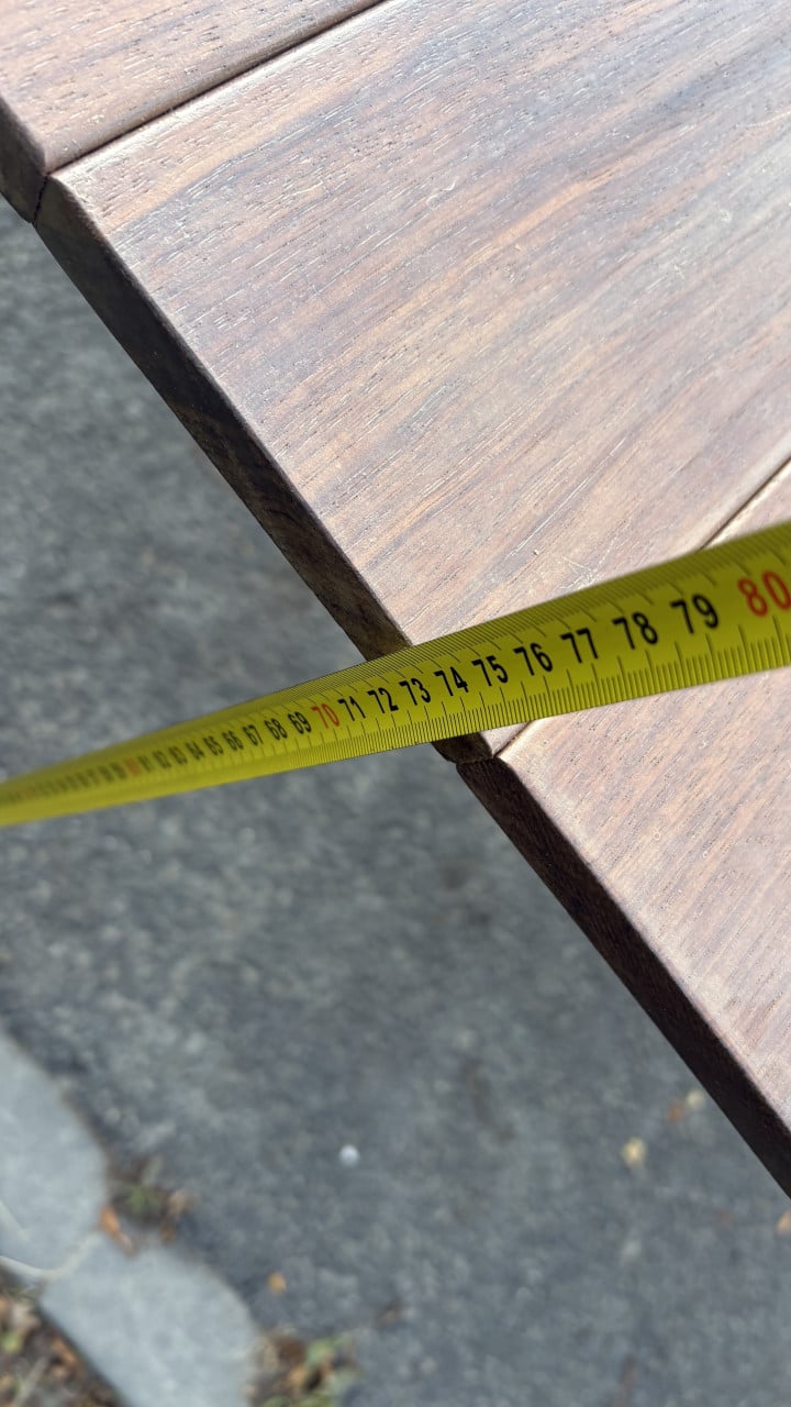 Binnen of buiten tafel met gietijzer onderstel