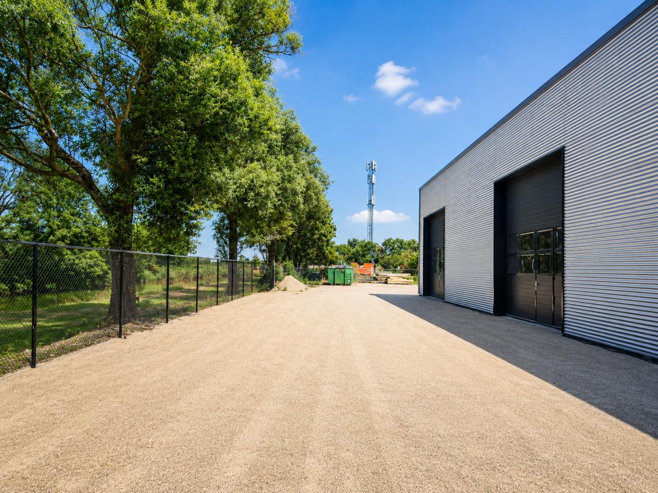 Te koop l Bedrijfspand met buitenterrein in Koudekerke