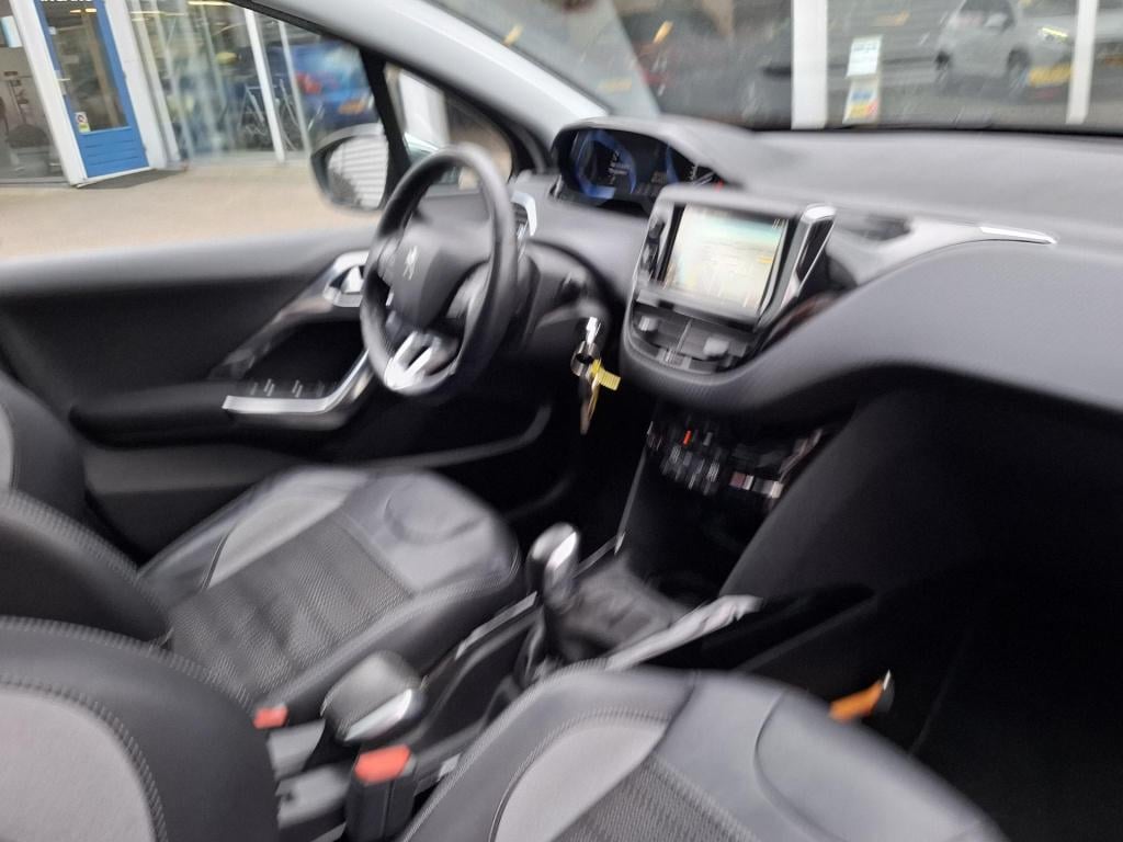 Peugeot 2008 suv 110 allure pano/clim/lmv/trekhaak