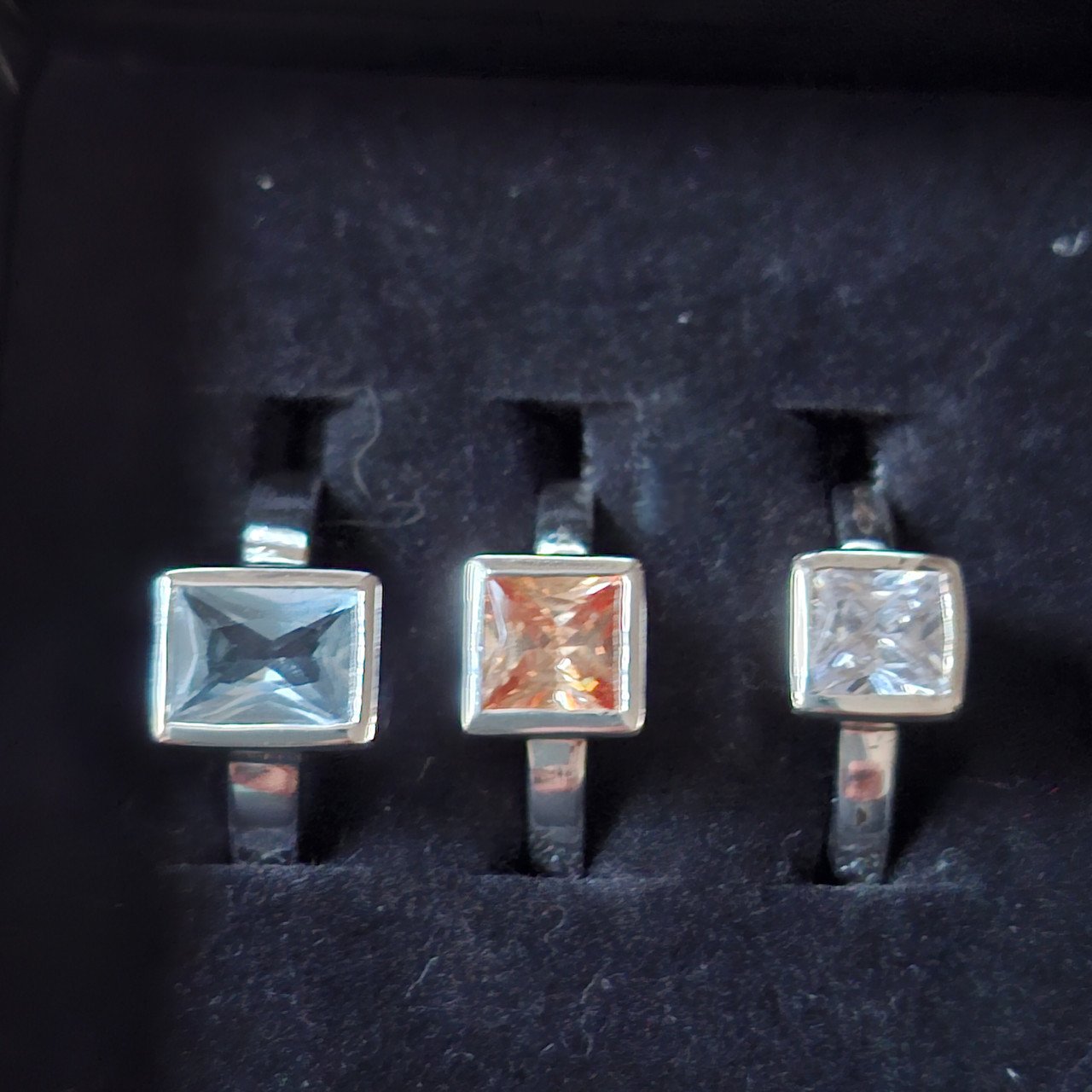 Zilveren ringen en oorbellen