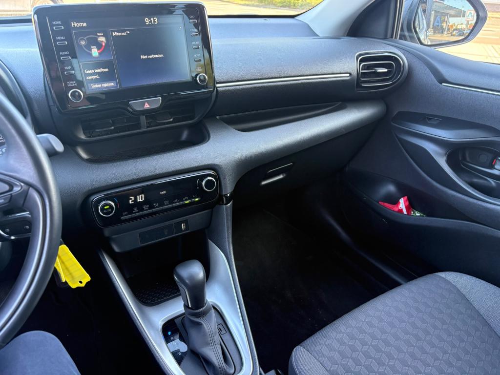 Toyota Yaris 1.5 hybrid 115 business