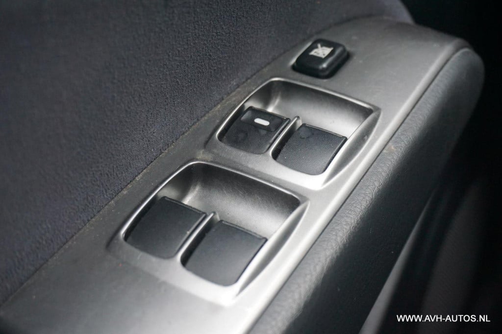 Mitsubishi Outlander 2.0 invite+