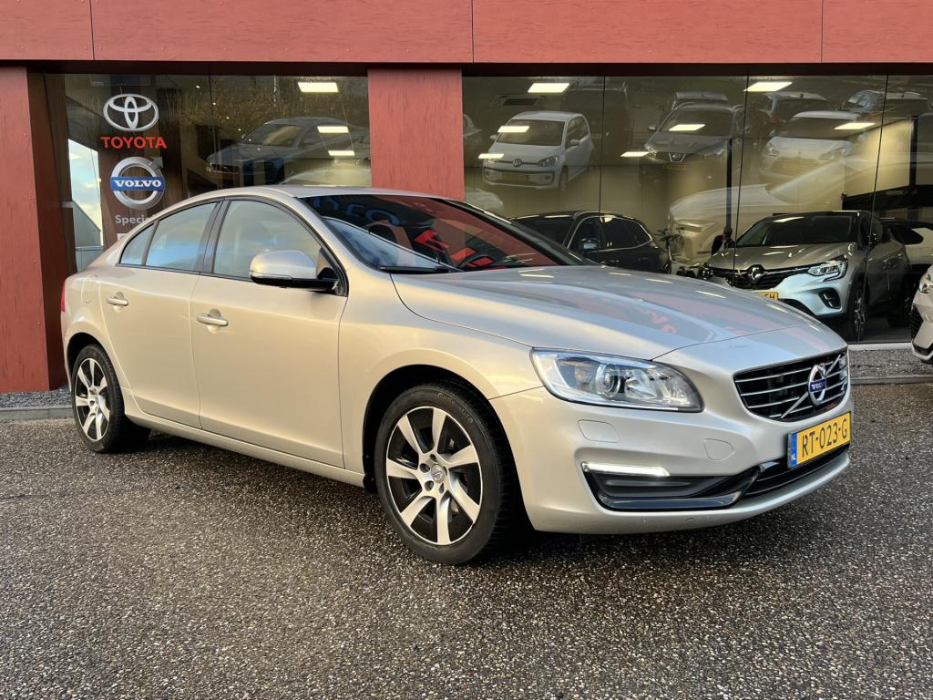 Volvo S60 1.5 t2 polar+ dynamic | automaat | nav | leer | 17"lmv
