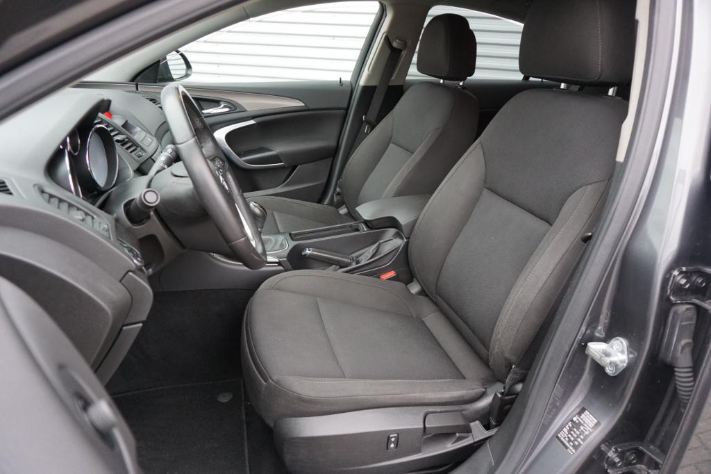 Opel Insignia 1.8 edition climate / cruise controle / parkeersensor