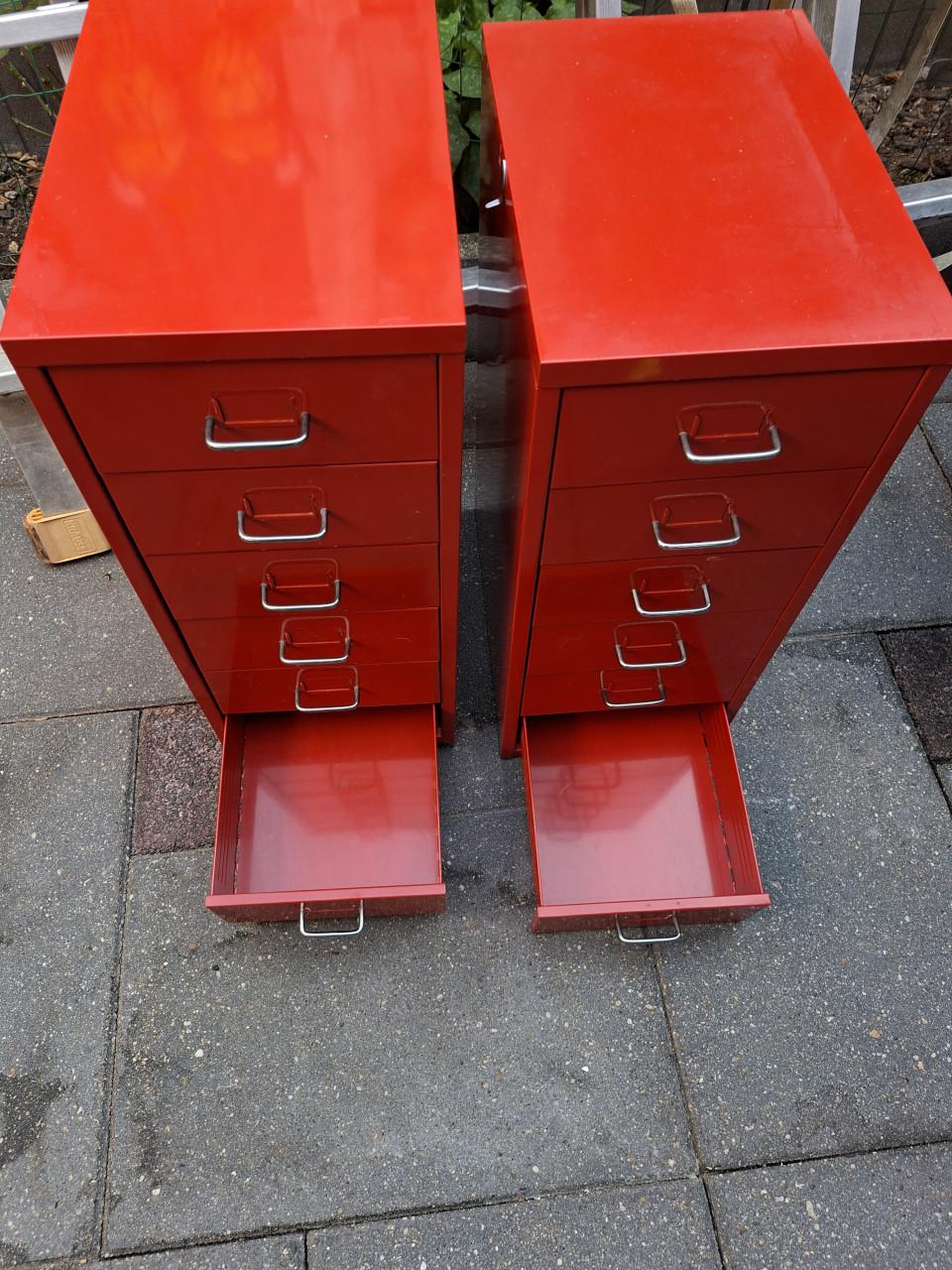 2 rode metalen ladenkastje om hobby spulletje op te bergen