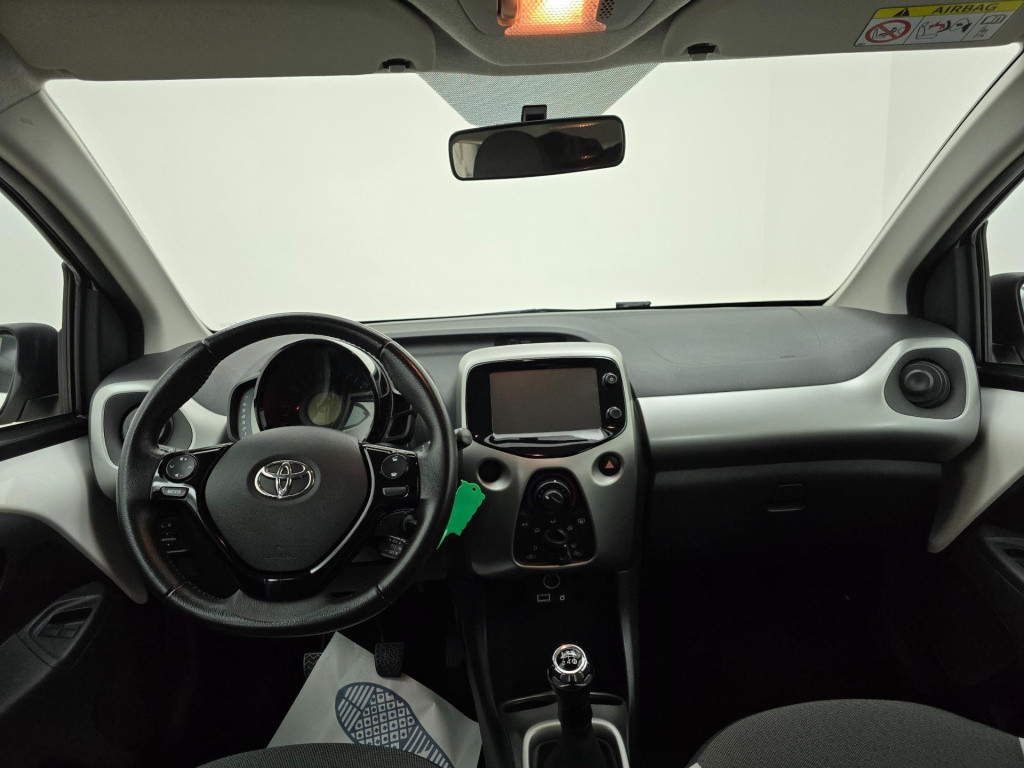 Toyota Aygo occasion met parkeercamera en weinig km | tweedehands toyota ay