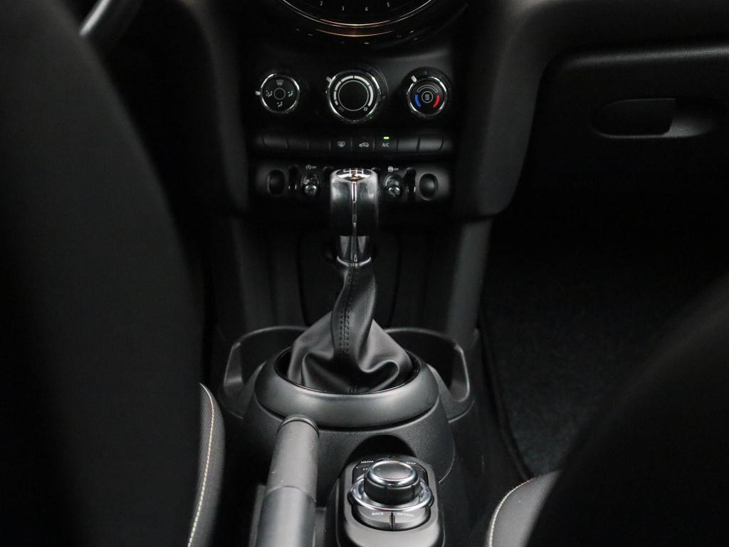 Mini 3-deurs 1.5 cooper essential | navigatie | black pakket | parkeer sens