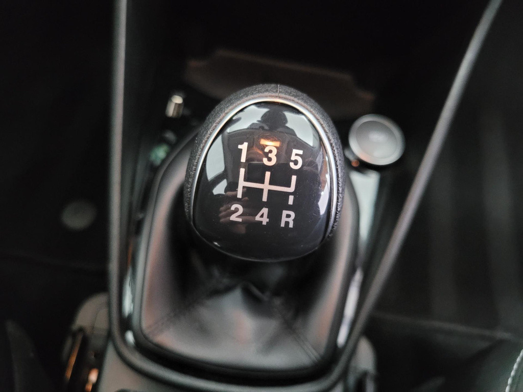 Ford Fiesta 1.1 trend | voorruitverwarming | velgen | cruisecontrol | groot