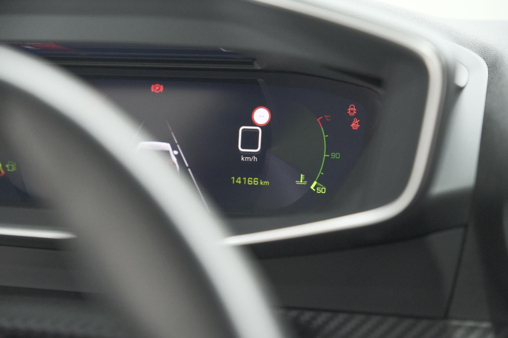 Peugeot 2008 puretech 100 allure | camera | navigatie | apple carplay | par