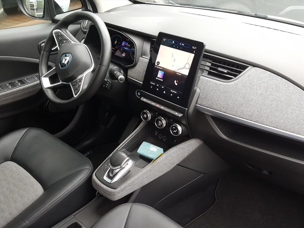 Renault Zoe 135pk intens (batterijkoop) 52kwh 3-fase navi | achteruitrijcam