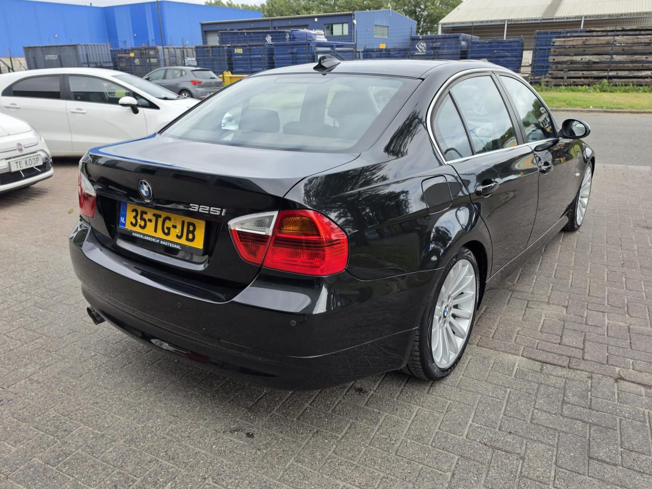 BMW 325i E90 Automaat 2007 6  Cilinder