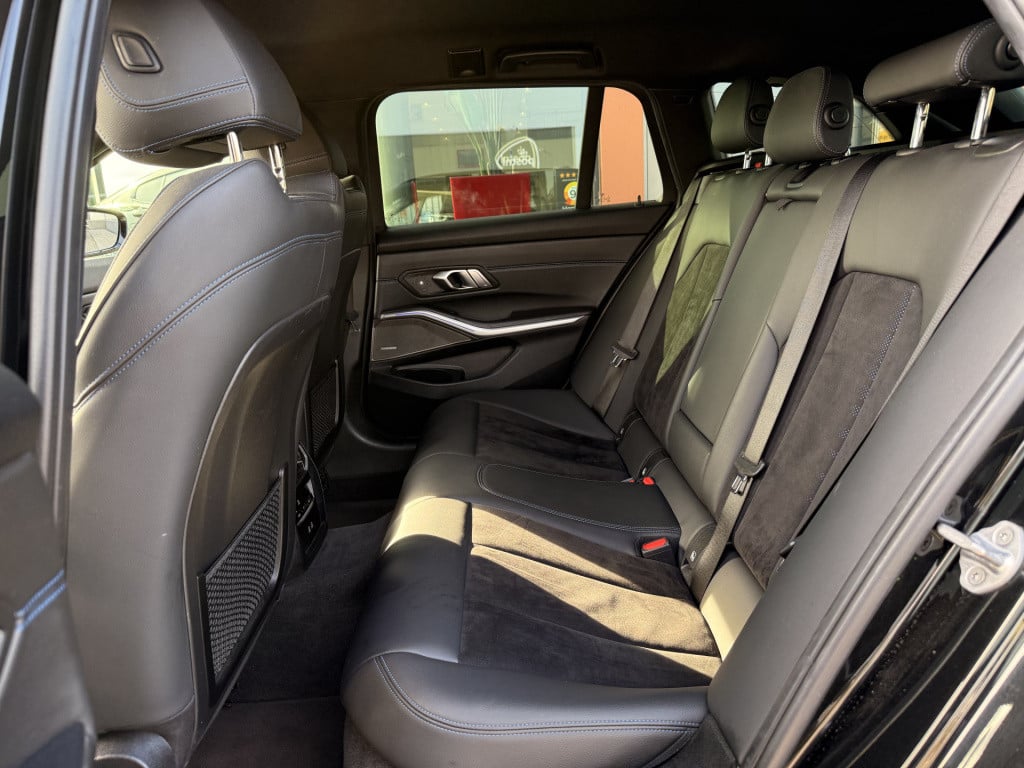 BMW 3-serie touring 318i executive edition m-sport | h/k | trekhaak