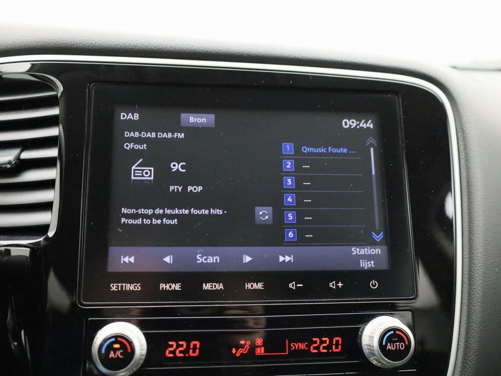 Mitsubishi Outlander 2.4 phev pure+ | automaat | stoel verwarming | dab | c