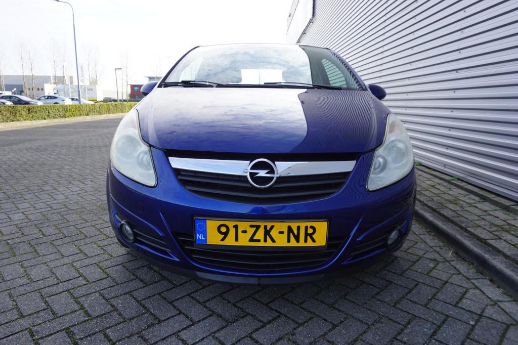 Opel Corsa 1.4-16v cosmo airco / elektr. ramen / lm velgen / nap