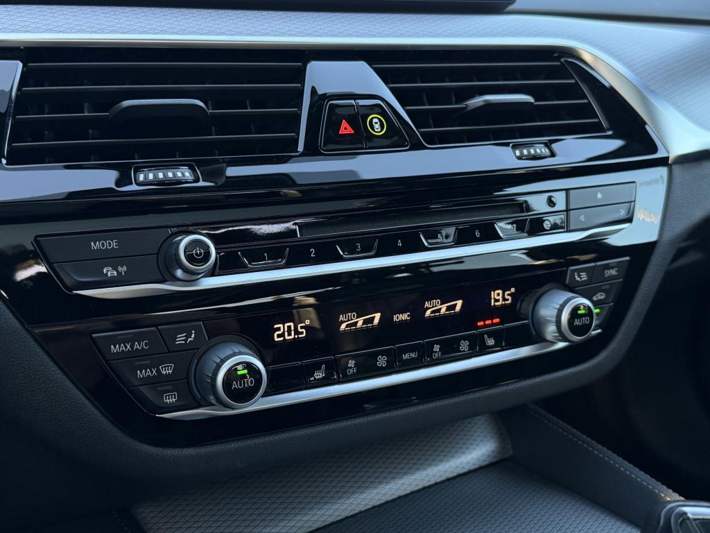BMW 5 Serie 540i xdrive m-sport | harman kardon | acc |schuif/kanteldak | m