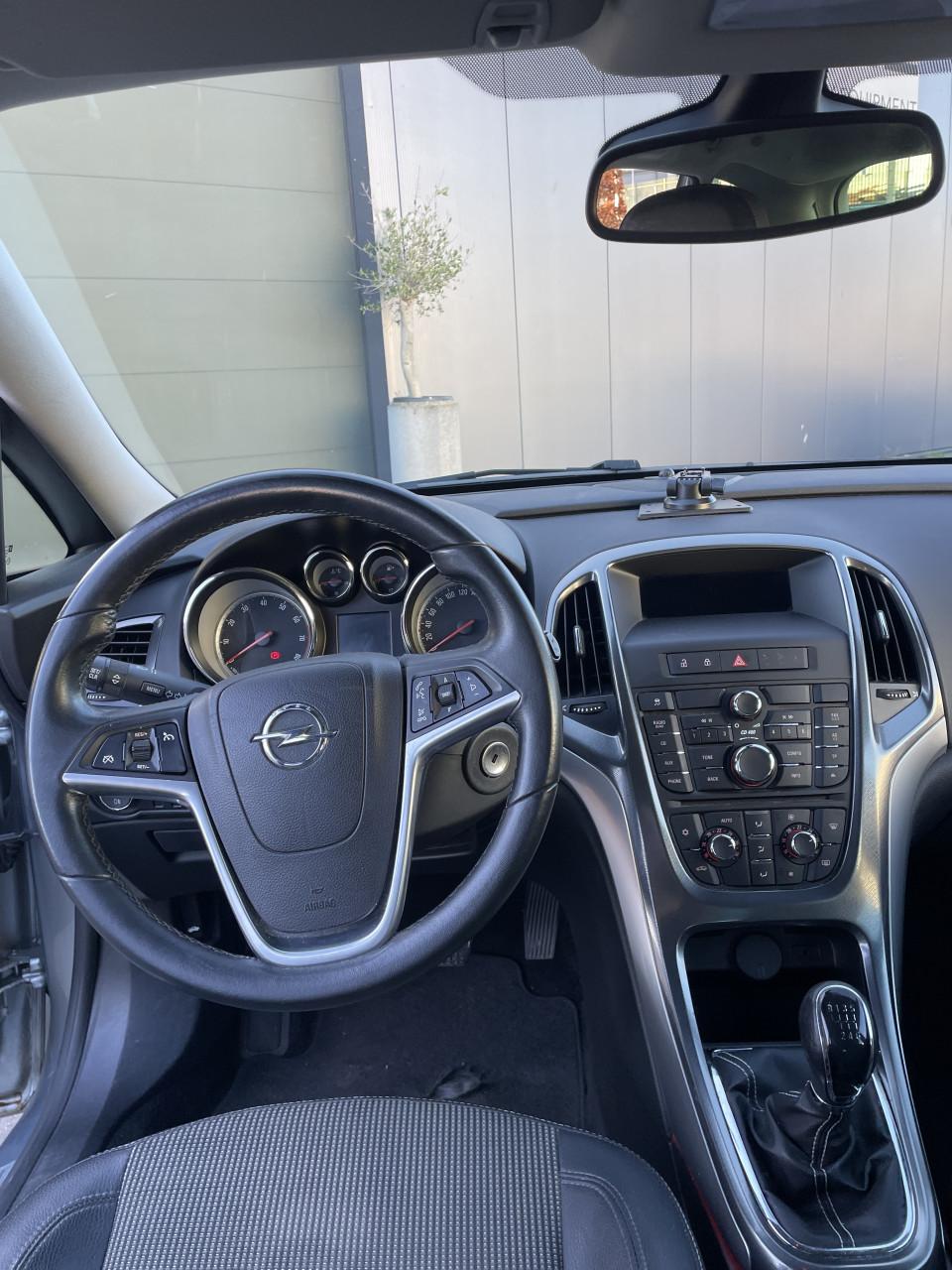 Opel Astra 1.4 Turbo 88KW ST 2011 Grijs | NAP | NIEUWE APK!