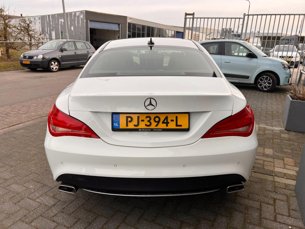 Mercedes-Benz Cla 180 business solution amg