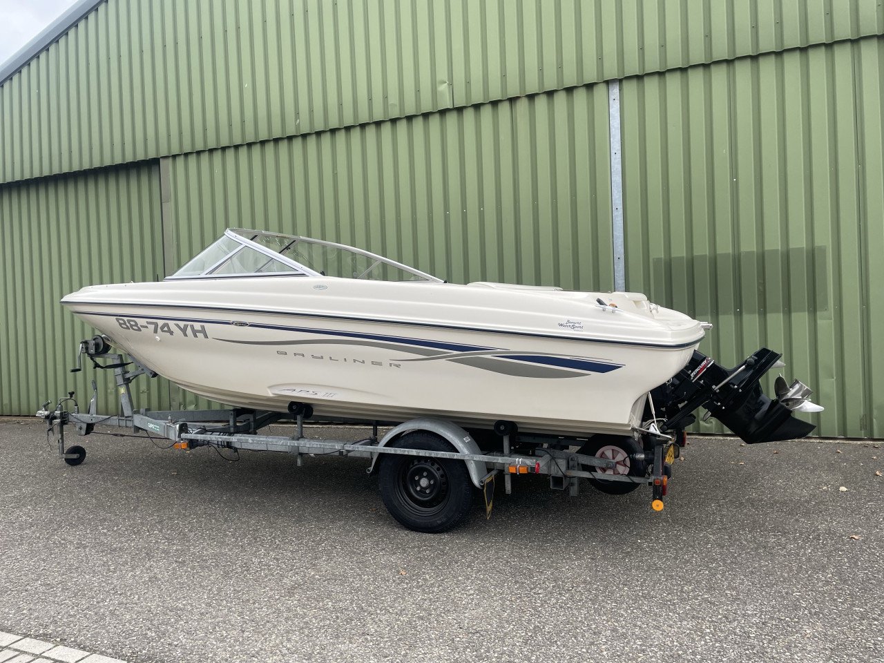 Mooie Bayliner Capri sport 185 speedboot 3.0 mercruiser