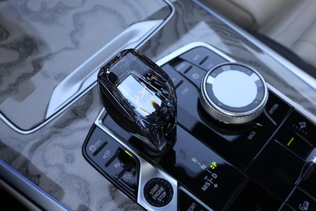 BMW X7 xdrive40i 6p. l 340 pk l panodak skylounge l laser l head-up l 3500 