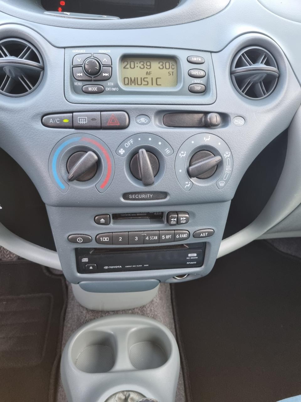 Toyota Yaris 1.0-16V VVT-i Sol