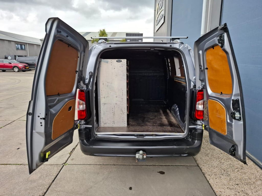 Opel Combo 1.5d l2h1 edition automaat / airco / cruise controle / trekhaak 