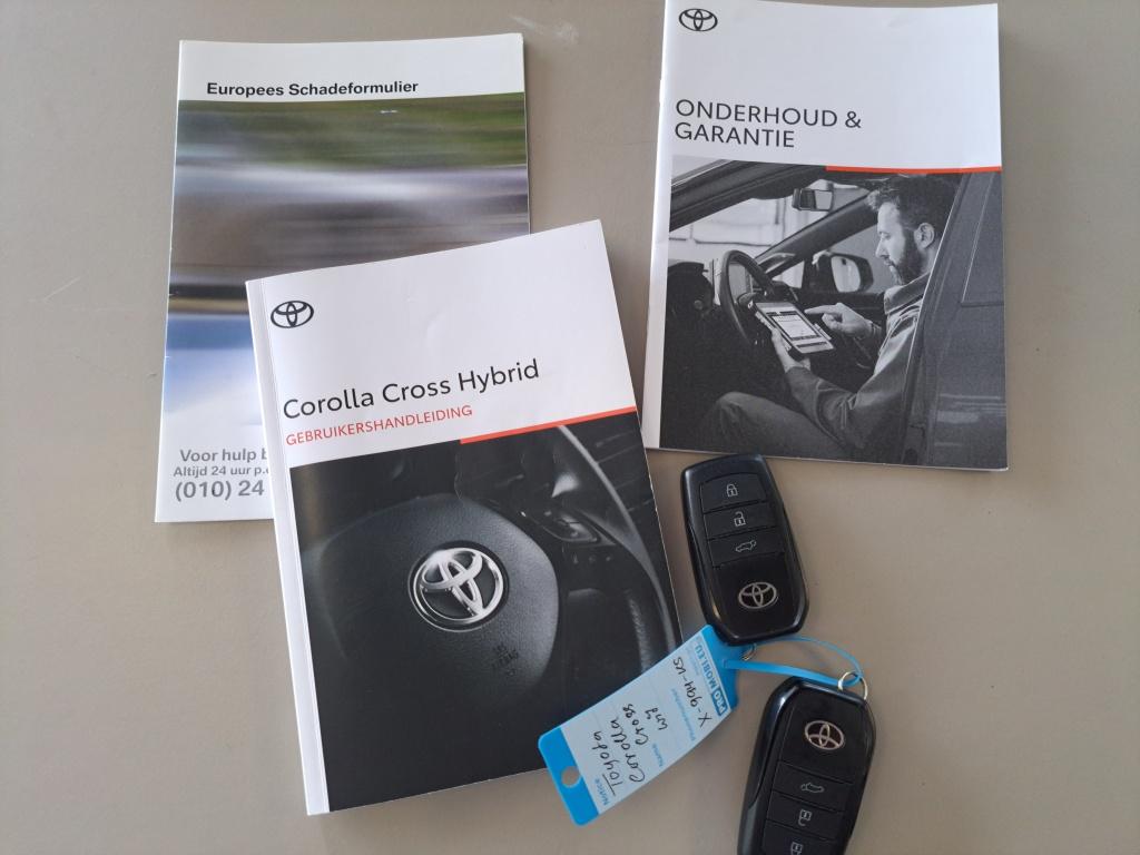 Toyota Corolla Cross 2.0 high power 153 pk hybrid 200 style