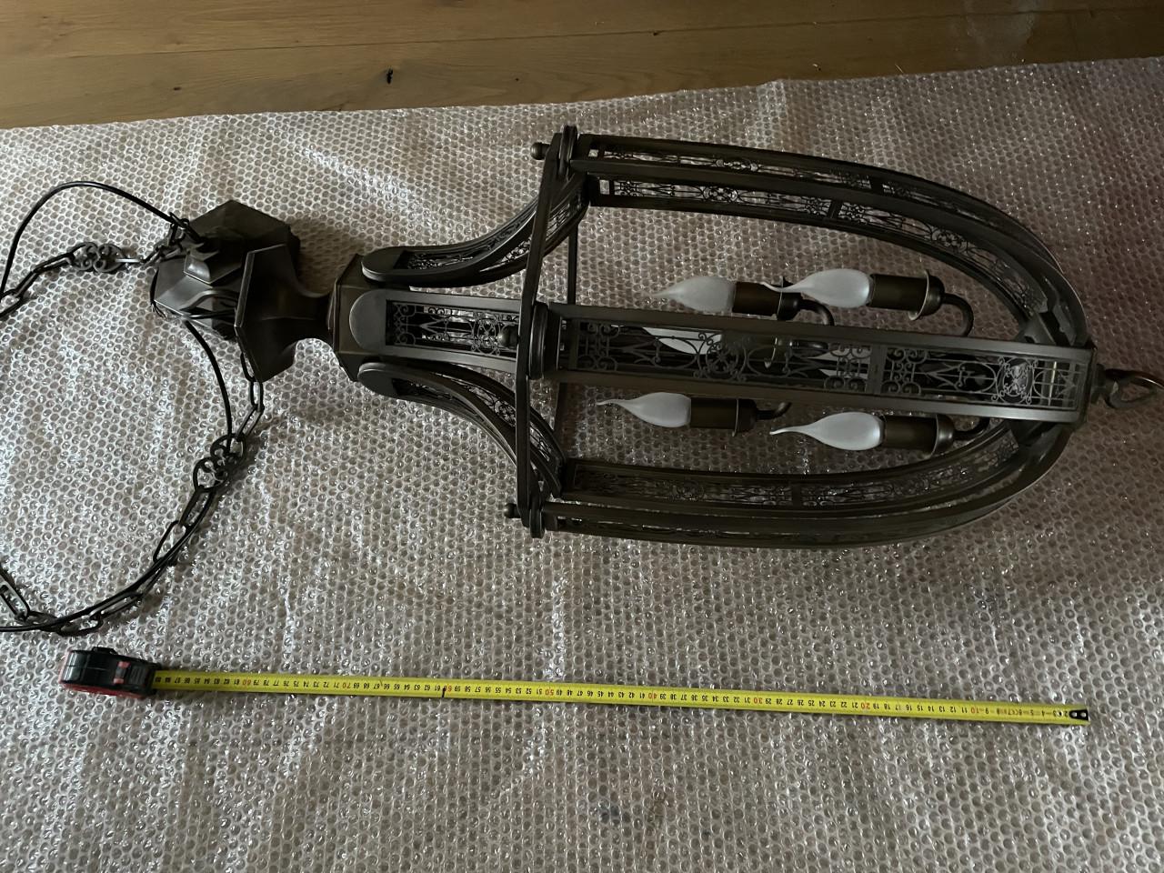 Mooie hanglamp voor in een kasteel of landhuis