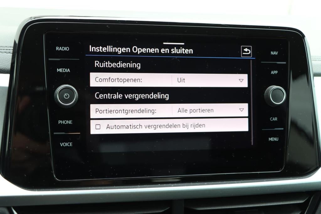 Volkswagen T-roc 1.5 tsi life business 150pk dsg7 | led | stoelverwarming |