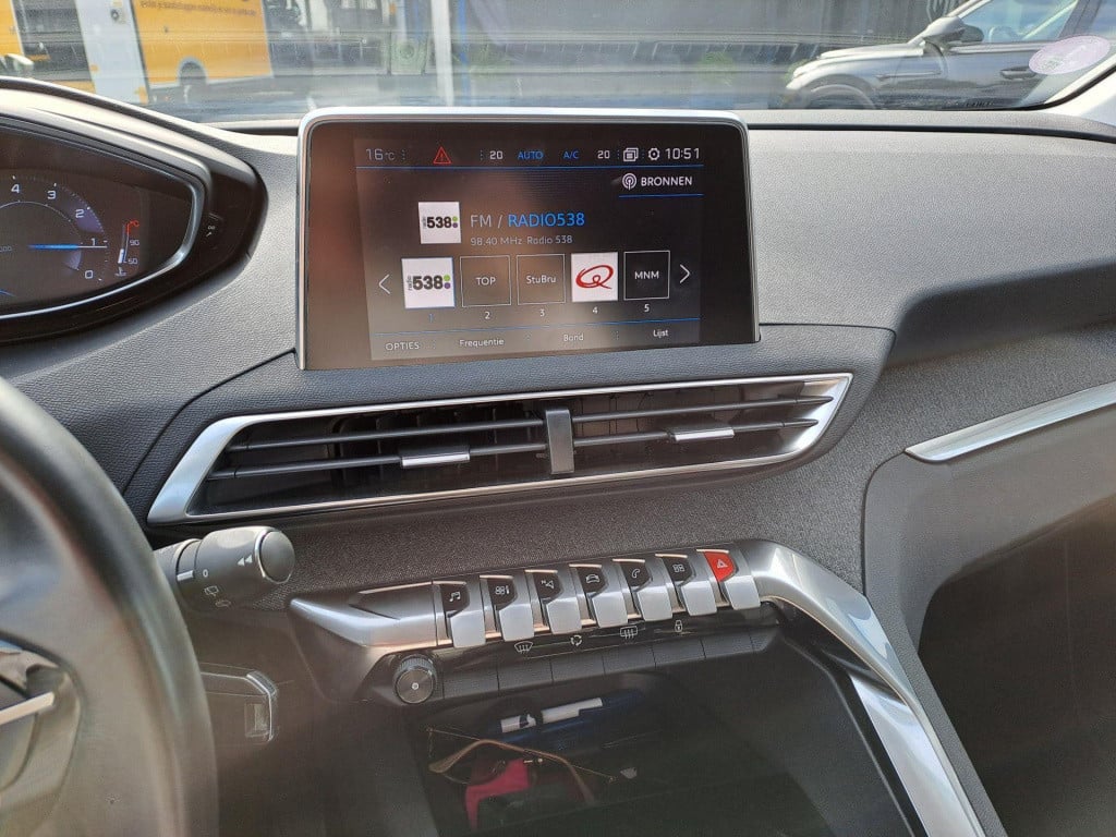 Peugeot 3008 1.2 puretech allure