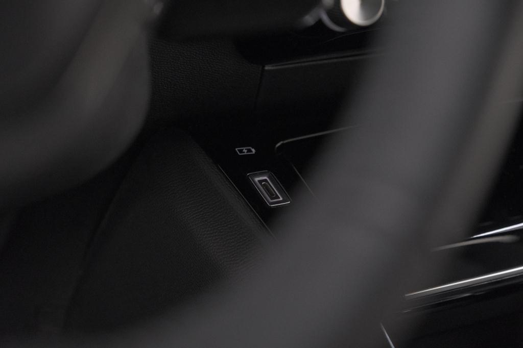 Peugeot 208 puretech 100 allure | apple carplay | parkeersensoren | climate