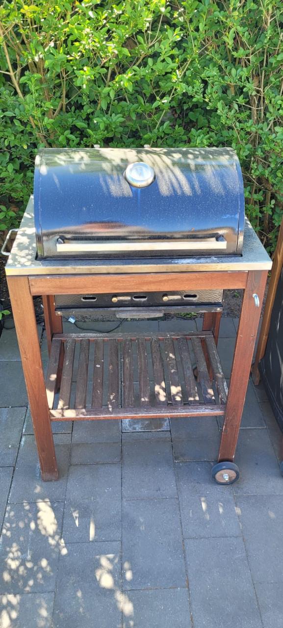 Tuinset met barbecue