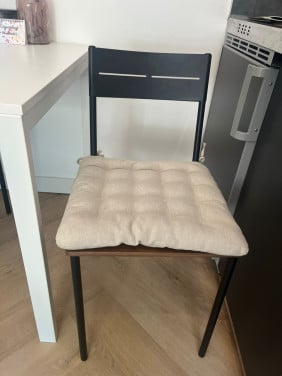2 stoeltjes van ikea inclusief kussentjes