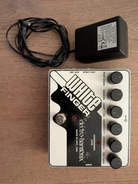 Electro Harmonix "White Finger" analog optical compressor pedal