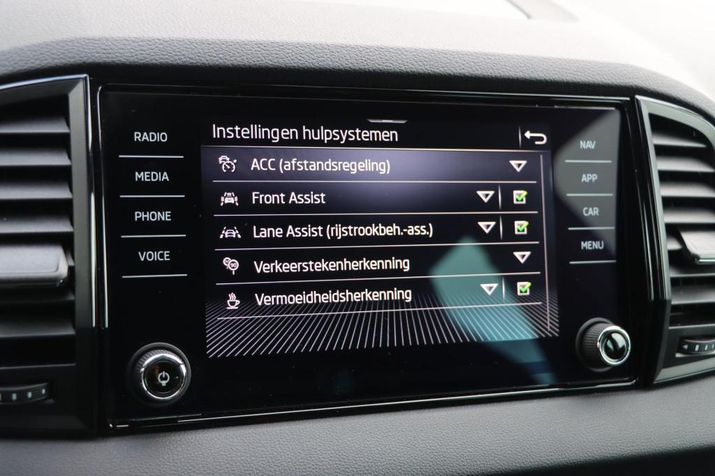 Skoda Karoq 1.5 tsi sportline 150pk dsg7 voor+achterbankverwarming | stuurv