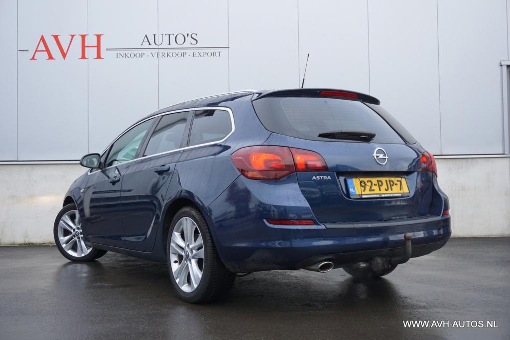 Opel Astra sports tourer 1.4 turbo sport