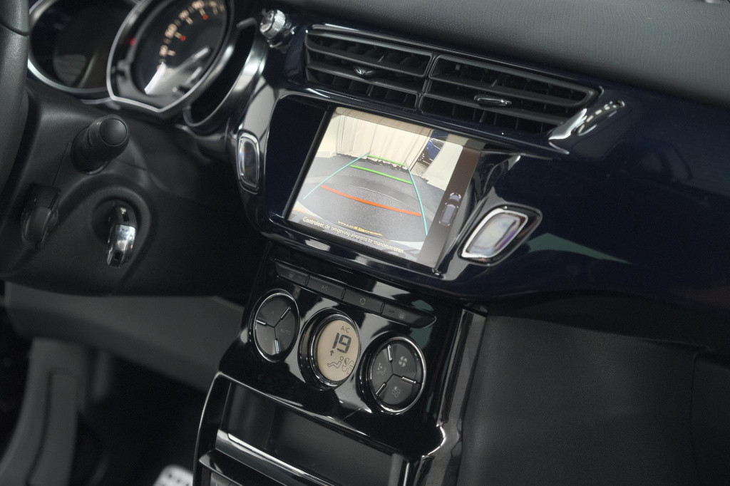 Ds Ds 3 puretech 110 so chic | camera | navigatie | parkeersensoren | clima
