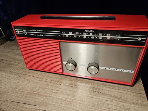 Prachtig Philips BOX57T all transistorradio rond jaren 60