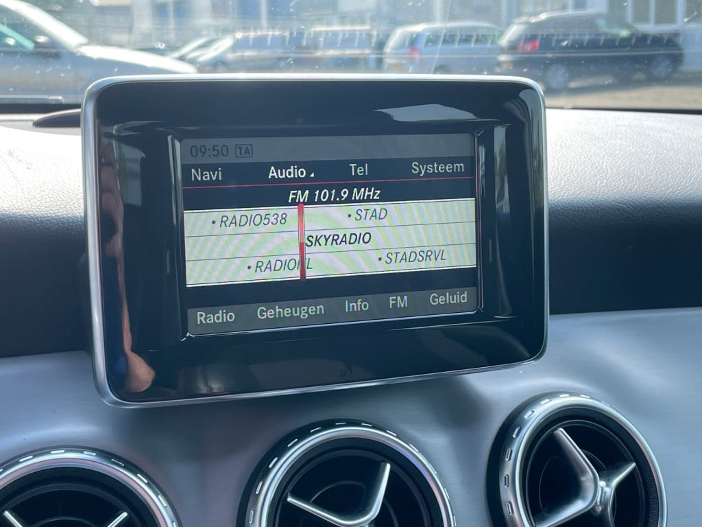 Mercedes-Benz Gla-klasse 180 prestige amg