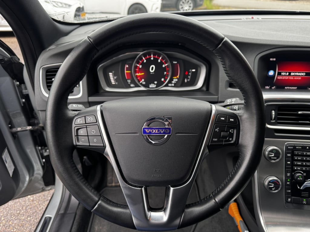 Volvo V60 cross country 2.0 t5 polar+ | 19" lmv | on-call | trekhaak
