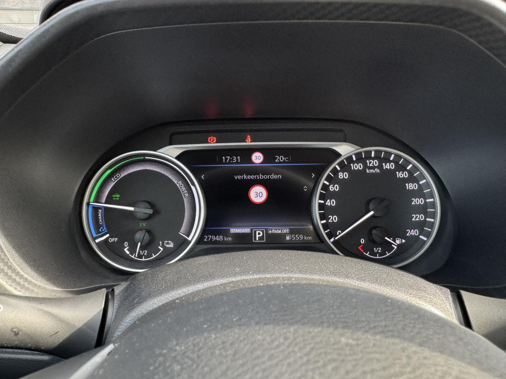 Nissan Juke 1.6 hybrid n-connecta parking pack